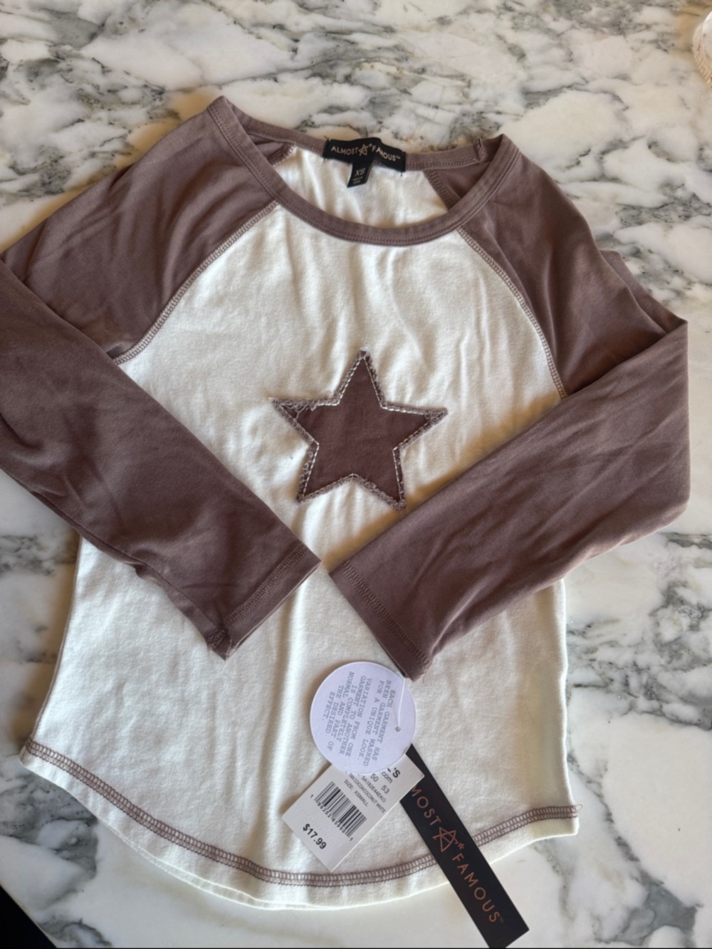 Almost Famous NWT Cream Mauve Star Baseball Raglan Long Sleeve Top